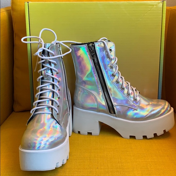chiller holographic platform boots